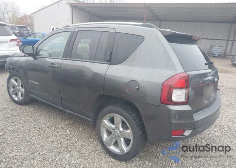 2015 Jeep Compass Latitude z USA, uszkodzony, nr VIN 1C4NJCEB3FD139202
